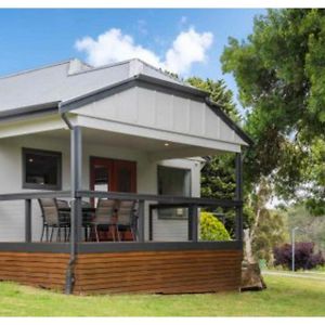 Superior 2 Bedroom Lakeview Cottage